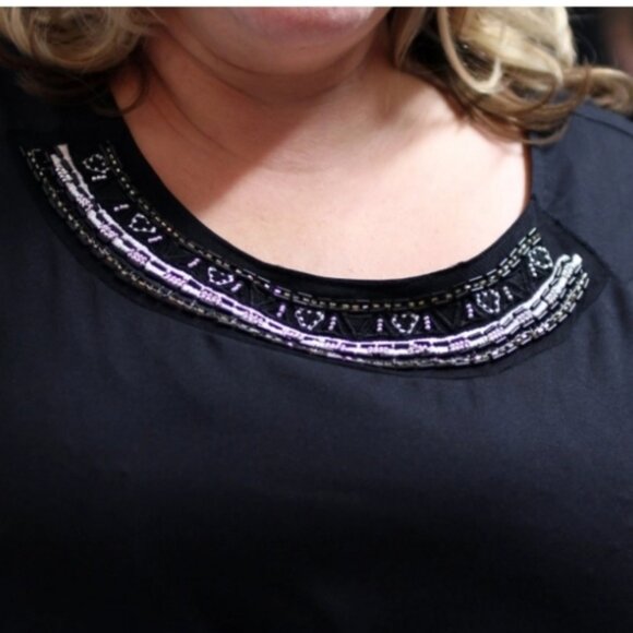 Point Zero tunic top with beaded neckline open bac - Picture 2 of 11